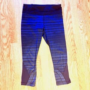 Lululemon Blue & Black Cropped Athletic Leggings Size 6